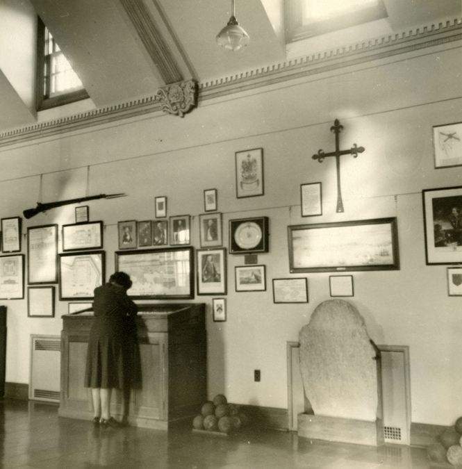 Visitor in Louisbourg Museum